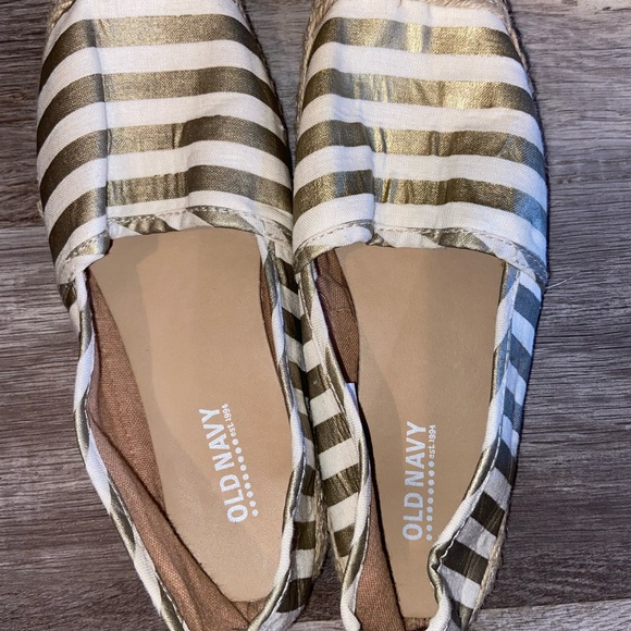 Old Navy Gold & Cream Slip-on Slippers Girls Size 3 - Picture 2 of 6